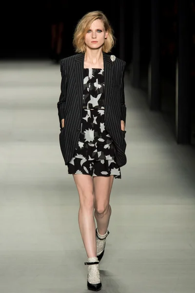 Look 27